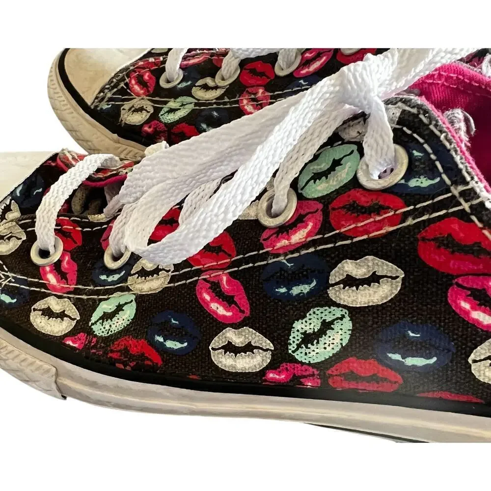 CONVERSE CTAS Chucks Black Pink Red kissy lips lo top canvas sneakers girls sz 3